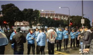 Imputaron a una mujer por falsificar carnets de River y venderlos por Facebook