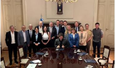 Javier Milei prenderá la parrilla y celebrará un asado de fin de año con el Gabinete el lunes en la Quinta de Olivos