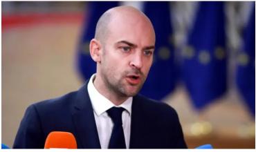 Francia sale a confrontar a Donald Trump por su intención de tomar Groenlandia