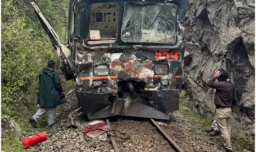 Impactante choque frontal de trenes en el camino que lleva al Machu Picchu: un muerto y decenas de heridos
