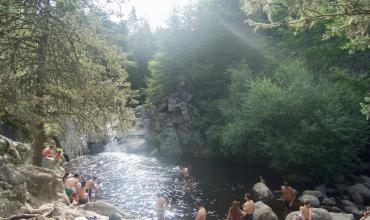 Córdoba: un hombre murió tras meterse a nadar en una cascada