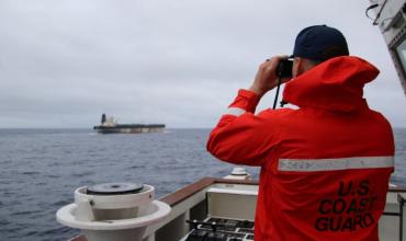 Los barcos fantasma usan cada vez más banderas rusas para tratar de esquivar sanciones internacionales