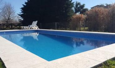 Trágico hallazgo en el barrio Vargas: hombre encontrado ahogado en su piscina