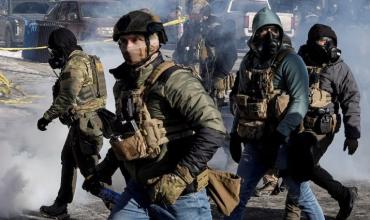 Trump acusó al gobernador de Minnesota de “incitar la insurrección” tras la muerte de un hombre a manos de agentes de inmigración