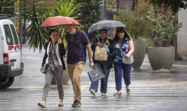 Ola de calor récord y alertas por tormentas intensas en gran parte del país