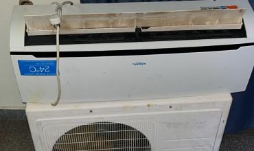 Entregan voluntariamente un aire acondicionado en sede policial