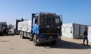 El cruce de Rafah que conecta Gaza y Egipto reabrió para el paso limitado de personas en ambas direcciones