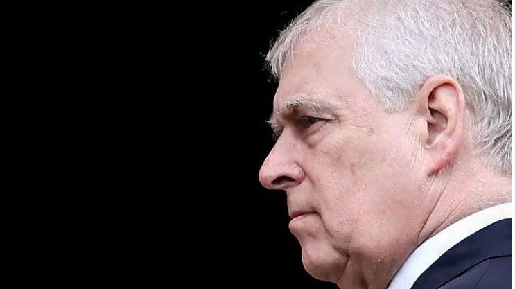 La caída en desgracia de Andrés Mountbatten Windsor, de "hijo favorito" de la reina Isabel II a ser el primer miembro de la historia moderna de la famila real en ser arrestado