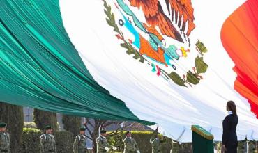 La crisis en Jalisco no impidió que México celebrara el Día de la Bandera