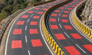 Así es la primera ruta roja del mundo: dónde está y cómo funciona