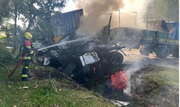 Fatal choque entre dos camiones en la Ruta 33: uno de los vehículos se incendió y el conductor murió calcinado