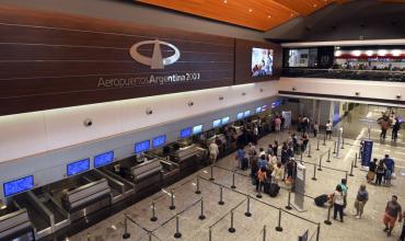 Una discusión por el volumen de la música en el aeropuerto de Mendoza terminó a los golpes: hay un detenido y un herido