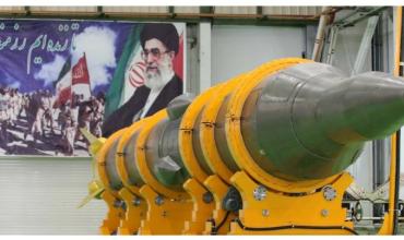  Irán despliega su poder balístico y lanza por primera vez el misil Sejil contra Israel