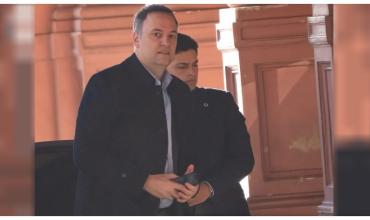 Denuncian a Manuel Adorni por presuntas irregularidades en contrataciones y la concesión de Tecnópolis