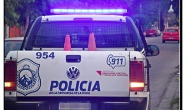 Motociclista realizó una maniobra peligrosa, chocó y se dio a la fuga