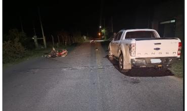 Violento choque en Chilecito: dos jóvenes resultaron con lesiones graves tras impactar contra una camioneta estacionada