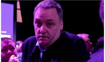 Golpeado y mientras suenan nombres para sucederlo, Manuel Adorni intenta dar vuelta la página y silenciar la interna