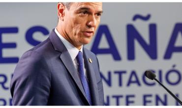 España confirma que en abril comienza el proceso para regularizar inmigrantes: medio millón de personas