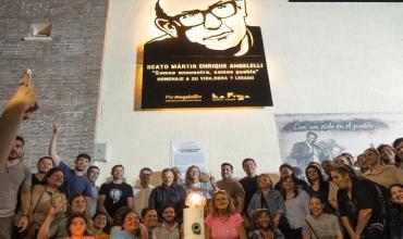 Inauguraron un mural en homenaje a Monseñor Angelelli en el barrio Francisco II