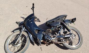 Violento choque frente al hospital de El Portezuelo: un peatón sufrió graves lesiones y fue derivado a Capital