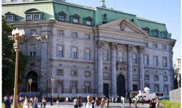 Se presentaron dos denuncias penales por los créditos del Banco Nación y el Gobierno ya definió su defensa judicial