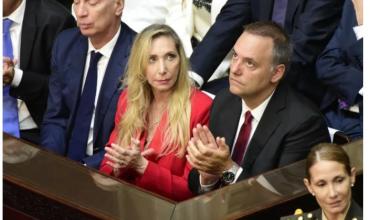 Manuel Adorni no viajará con Milei a Israel pero se mostrará con Karina en Vaca Muerta