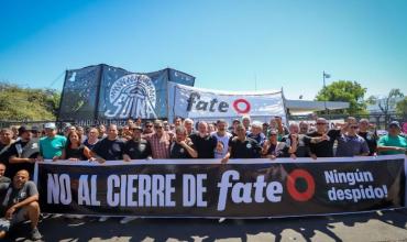 Conflicto en FATE: trabajadores marchan a Plaza de Mayo en rechazo al cierre de la planta