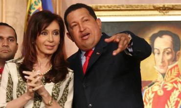 Delcy Rodríguez inició un cambio simbólico en Miraflores: Sacó los cuadros de Néstor kirchner y Hugo Chávez de sus paredes.Sacó los cuadros de Néstor kirchner y Hugo Chávez de sus paredes.