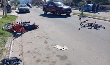 Dos mujeres resultaron heridas tras un choque entre una motocicleta y una bicicleta en Chepes
