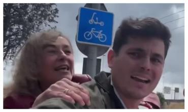 La esposa de Pedro Sánchez agredió a un periodista influencer en plena calle y lo denunció