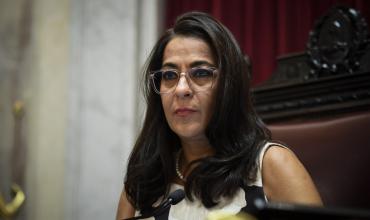 Senadora propone crear por ley salas de periodistas en los tres poderes del Estado