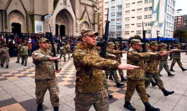 El Gobierno destinará fondos de privatizaciones y ventas de inmuebles del Estado a las Fuerzas Armadas