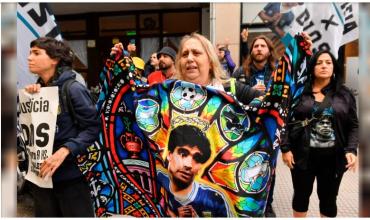 Maradona presentó una “cirrosis hepática” y tenía “edema” en el cerebro, según los médicos