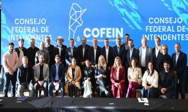 Más de 300 intendentes se reunieron en Rosario para reclamar a Milei por fondos