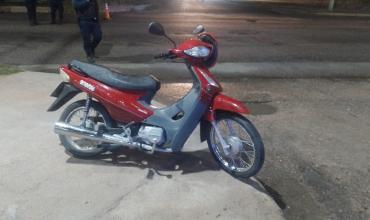 Motociclista resultó herida tras chocar con un automóvil: dio positivo el test de alcoholemia