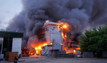 Rusia desató un feroz bombardeo contra Kiev con 690 misiles y drones que mató a cuatro personas