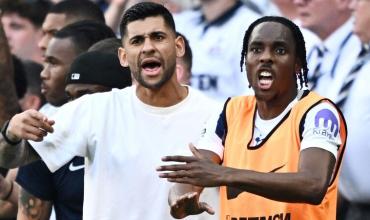 Cuti Romero voló de Córdoba a Londres y se metió en la cancha a celebrar el gol de Tottenham
