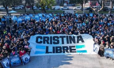 A pocos días de cumplir el primer año de prisión domiciliaria, "La Campora"  multiplica actos en la casa de CFK