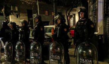 Motín en una comisaría de Balvanera: tensión, fuego y una violenta madrugada