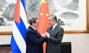China advierte su firme decisión de apoyar a Cuba
