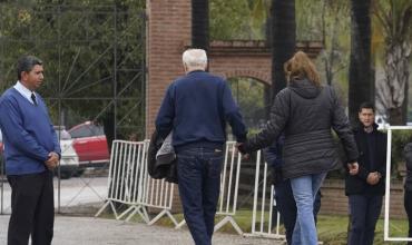 El doloroso último adiós a Agostina: su mamá estuvo en el sepelio