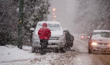 Hay alerta amarilla por nevadas y vientos de hasta 90 km/h en siete provincias para hoy