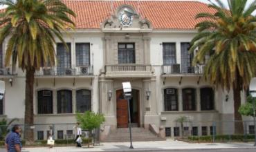 Tenso momento en Casa de Gobierno: una mujer protagonizó un incidente en una oficina pública