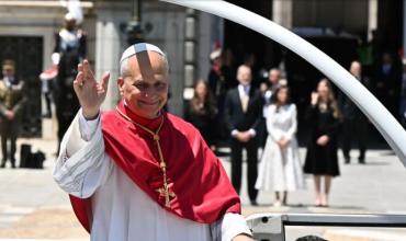 El Papa concluyó su visita a España y regresó al Vaticano en un avión cedido por el rey
