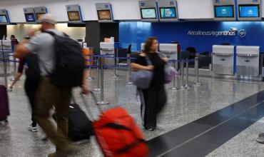 Ezeiza: un padre y sus hijos deberán pagar más de 12 millones de pesos por agredir a un agente aeroportuario