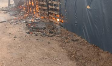 Incendio en el barrio Futuro: una vivienda sufrió daños en una de sus habitaciones