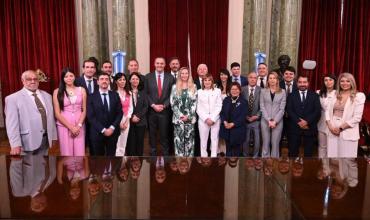 Manuel Adorni convocó a los senadores de La Libertad Avanza para una reunión en la previa de su posible interpelación