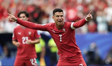 Cristiano Ronaldo apareció en el Mundial con un doblete, Portugal aplastó 5-0 a Uzbekistán y sacó la chapa