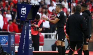 AFA anunció que el VAR semiautomático llegará al fútbol argentino desde 2027