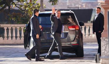 El Gobierno activó el traspaso: mañana se reúnen Santilli y Adorni